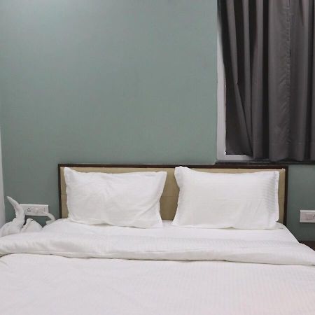 Sharman Suites Pune Exterior photo
