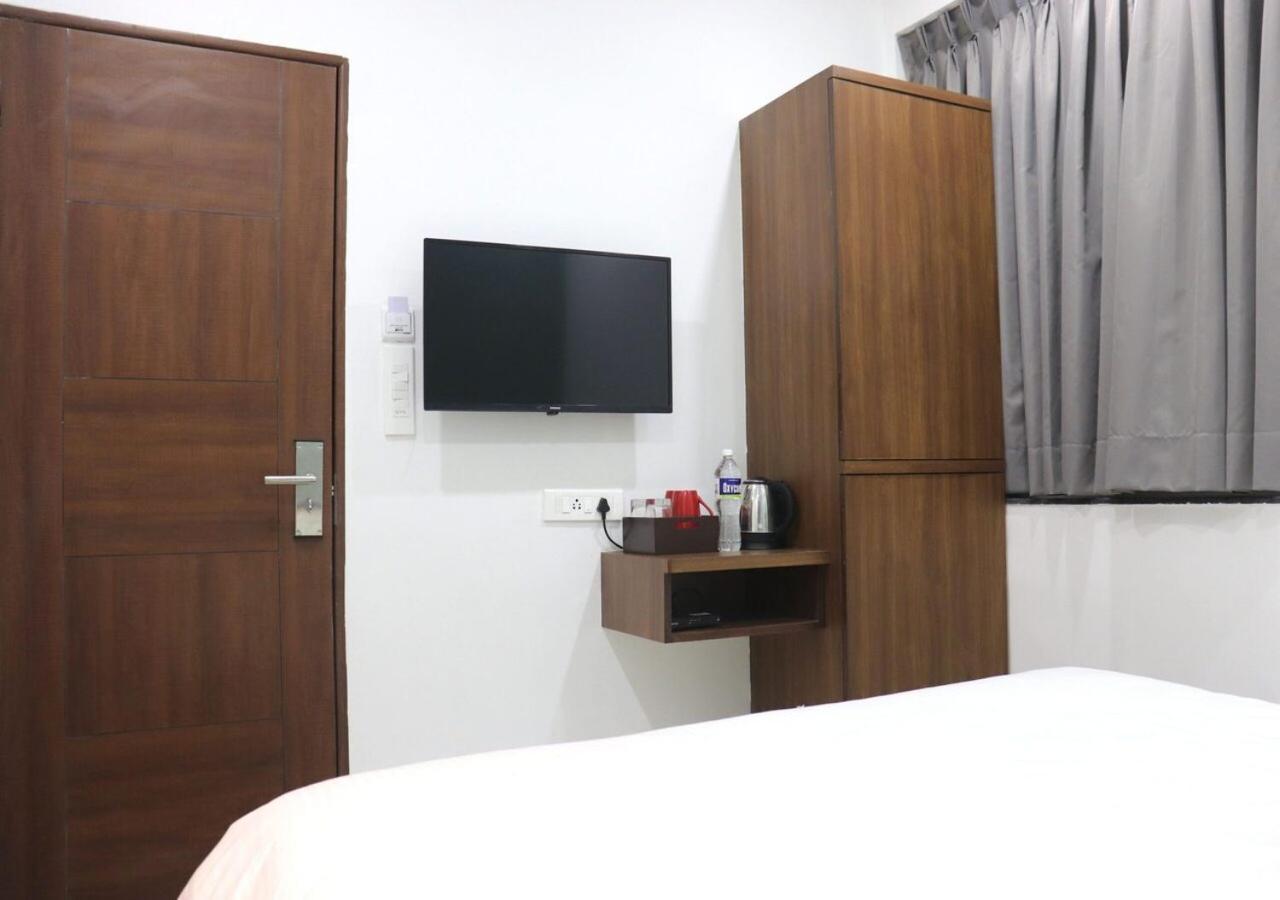 Sharman Suites Pune Exterior photo